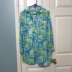 A lady’s outfit in good condition